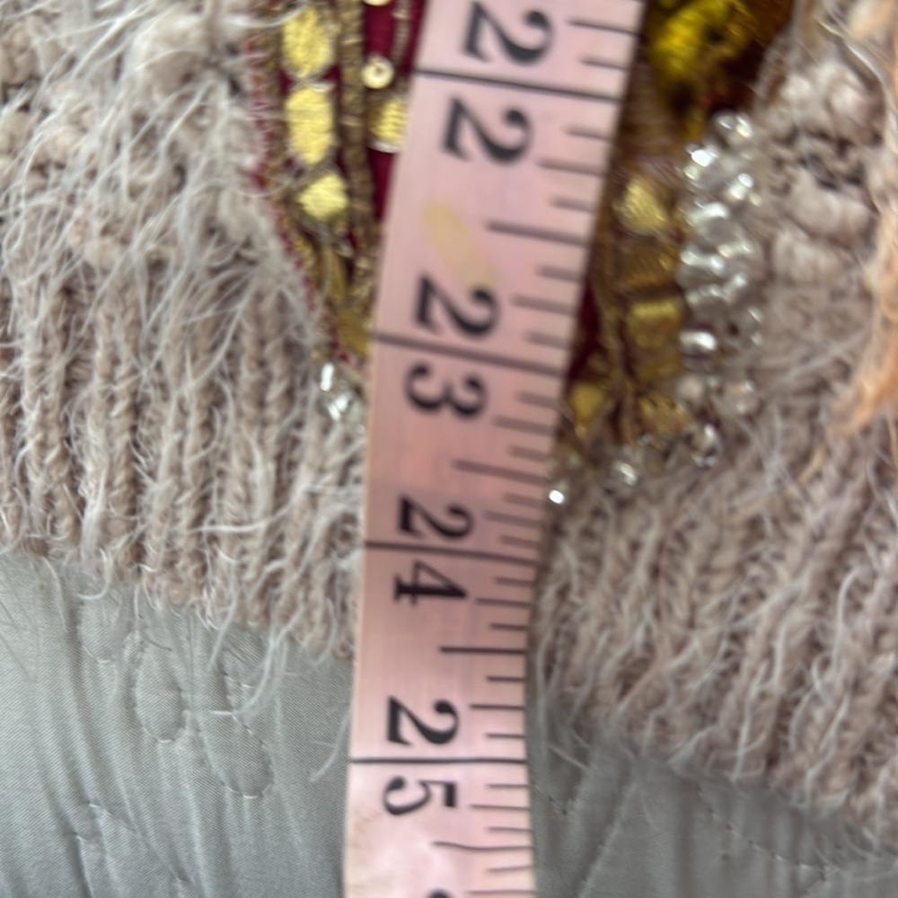 Large Boucle Cardigan Sweater Mixed Media - Picture 9 of 9